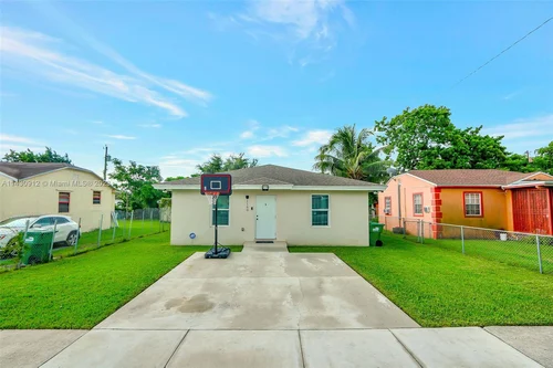 1160 NW 107th St, Miami FL 33168