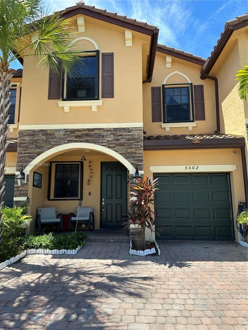 5502 NW 27th St, Margate FL 33063