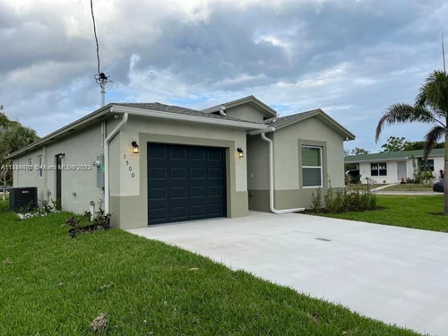 1500 Ac Evans St, Riviera Beach FL 33404