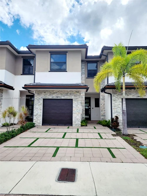 15831 NW 91st Ct, Miami Lakes FL 33018