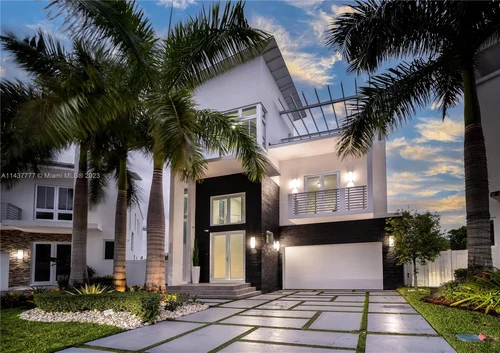 8210 NW 33 Terrace, Doral FL 33122