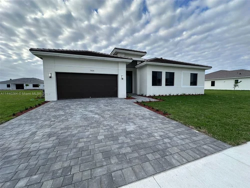 15604 SW 158 te, Miami FL 33187