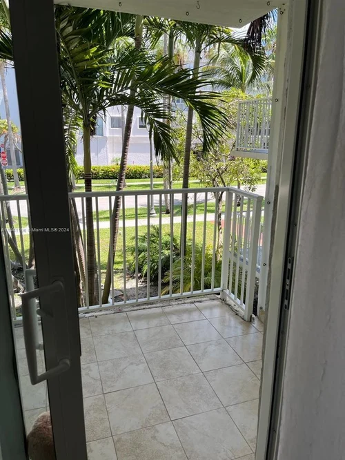 240 Galen Dr # 205, Key Biscayne FL 33149