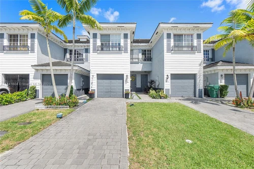 1366 NW 34th Way, Lauderhill FL 33311