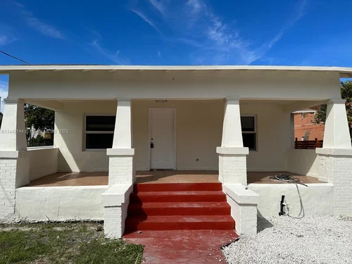 729 SW 3rd St, Miami FL 33130