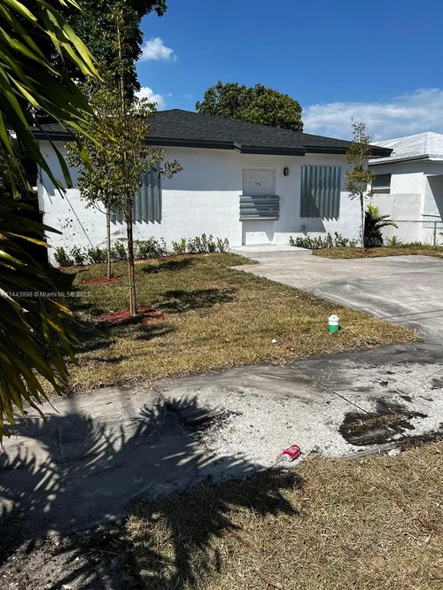 1827 NW 68 TERRACE, Miami FL 33147