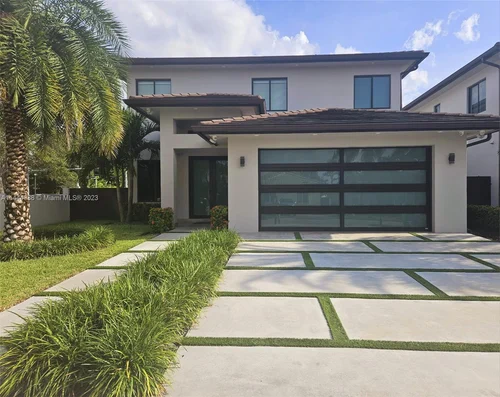 8706 NW 146th Ln, Miami Lakes FL 33018