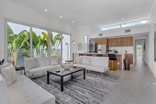 2345 SW 16th St, Miami FL 33145