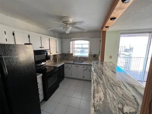 137 Golden Isles Dr # 1110, Hallandale Beach FL 33009