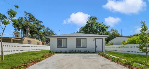 1496 NE 154th Ter, North Miami Beach FL 33162
