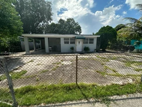 2270 NW 153rd St, Miami Gardens FL 33054