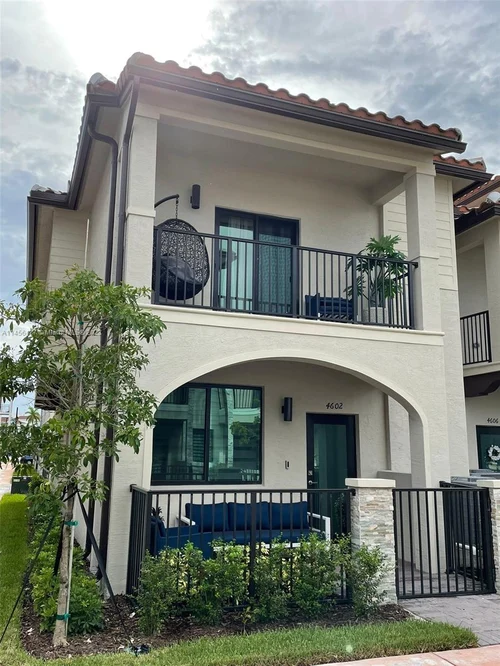 4602 NW 83rd Path, Doral FL 33166