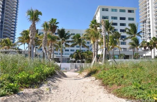 6345 Collins Ave # 527, Miami Beach FL 33141