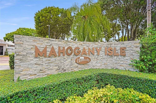 10521 Mahogany Key Cir # 207, Miami FL 33196
