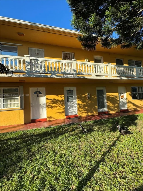 115 NE 202nd Ter # M24, Miami Gardens FL 33179