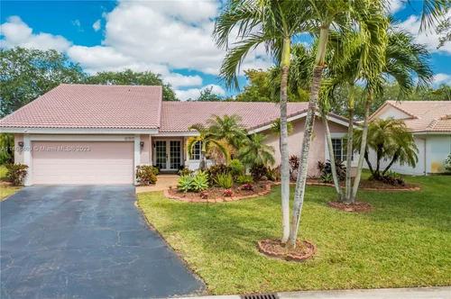 695 NW 107th Ln, Coral Springs FL 33071