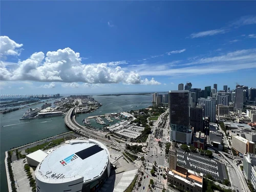 888 Biscayne Blvd # 5704, Miami FL 33132