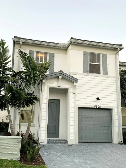 4905 NW 48th Ter, Tamarac FL 33319
