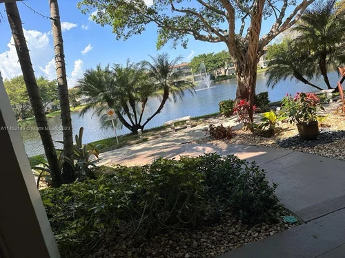 5103 NW 35th St # 501, Lauderdale Lakes FL 33319