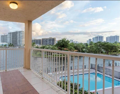 121 Golden Isles Dr # 307, Hallandale Beach FL 33009