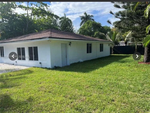 10702 NW 18th Ave, Miami FL 33167