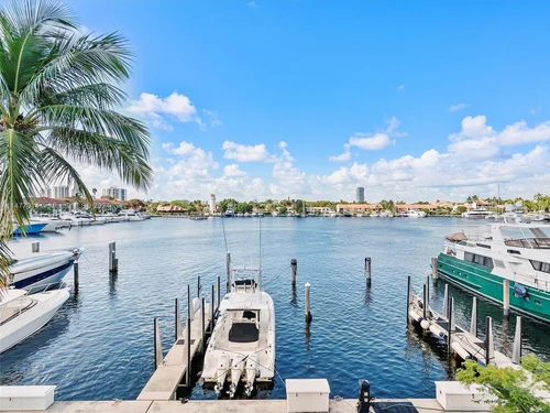20938 NE 37th Ave, Aventura FL 33180