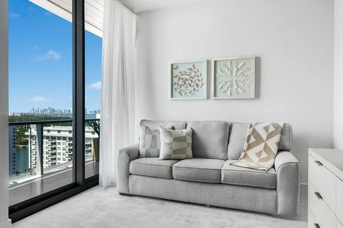 5775 Collins Ave # 2, Miami Beach FL 33140