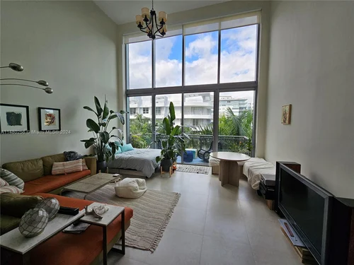 6000 Collins Ave # 528, Miami Beach FL 33140