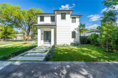 5241 SW 6th St, Miami FL 33134