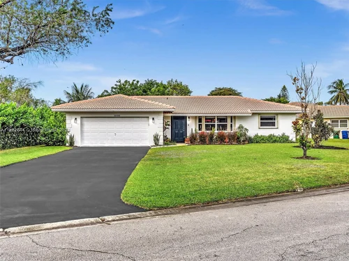 4000 NW 103rd Dr, Coral Springs FL 33065
