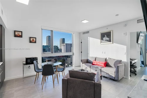 227 NE 2nd St # 1706, Miami FL 33132