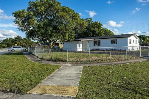 4840 NW 13th St, Lauderhill FL 33313