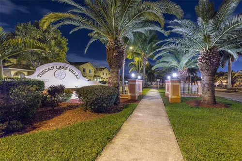 7469 NW 179th St, Hialeah FL 33015