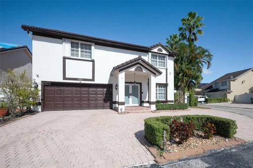 7949 NW 188th Ter, Hialeah FL 33015