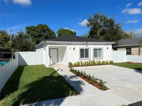 719 SW 7th St, Dania Beach FL 33004