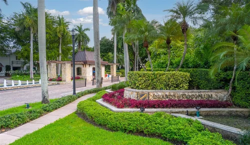 7111 Los Pinos Blvd, Coral Gables FL 33143