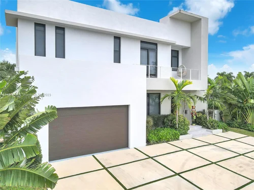 13185 Ortega Ln, North Miami FL 33181