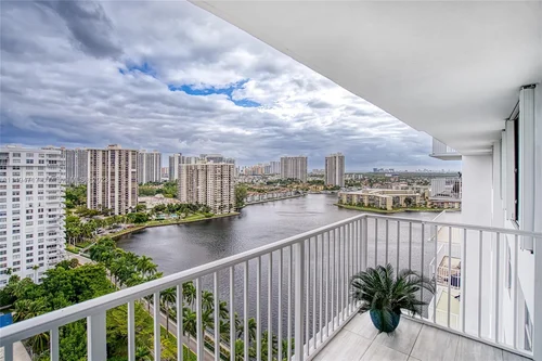 2801 NE 183rd St # 2014W, Aventura FL 33160