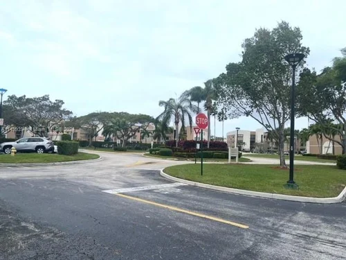 7228 Fairfax Dr # 203, Tamarac FL 33321