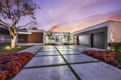 7655 SW 83 Ct, Miami FL 33143