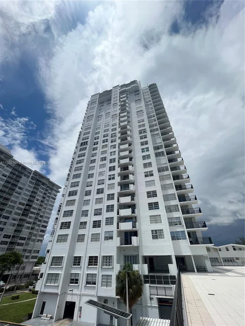 2750 NE 183rd St # 606, Aventura FL 33160