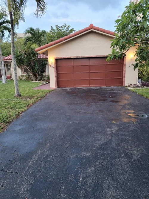 9039 NW 21st Ct, Coral Springs FL 33071