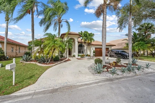 8489 NW 43rd Ct, Coral Springs FL 33065