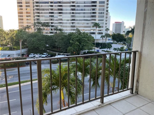 501 Three Islands Blvd # 416, Hallandale Beach FL 33009