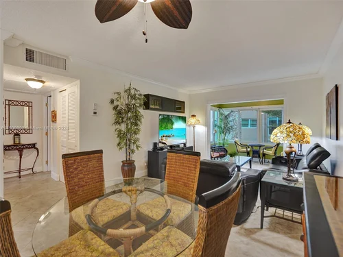 4806 NW 36th St # 501, Lauderdale Lakes FL 33319