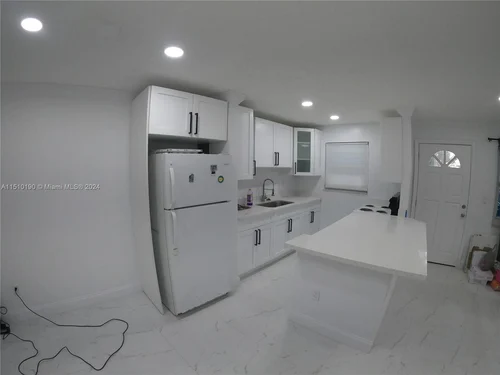 3265 Griffin Rd # 103, Dania Beach FL 33312