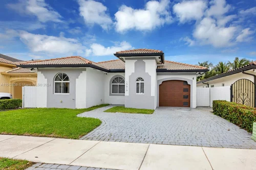 15619 SW 14th St, Miami FL 33194