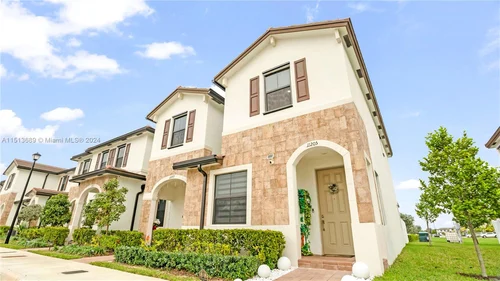 11205 W 34th Way, Hialeah FL 33018