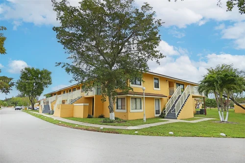 550 NW 214th St # 204, Miami Gardens FL 33169