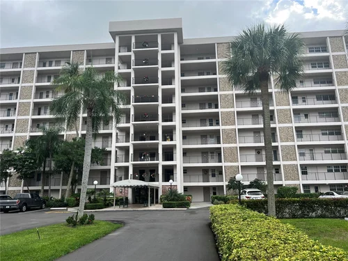 3150 N Palm Aire Dr # 805, Pompano Beach FL 33069